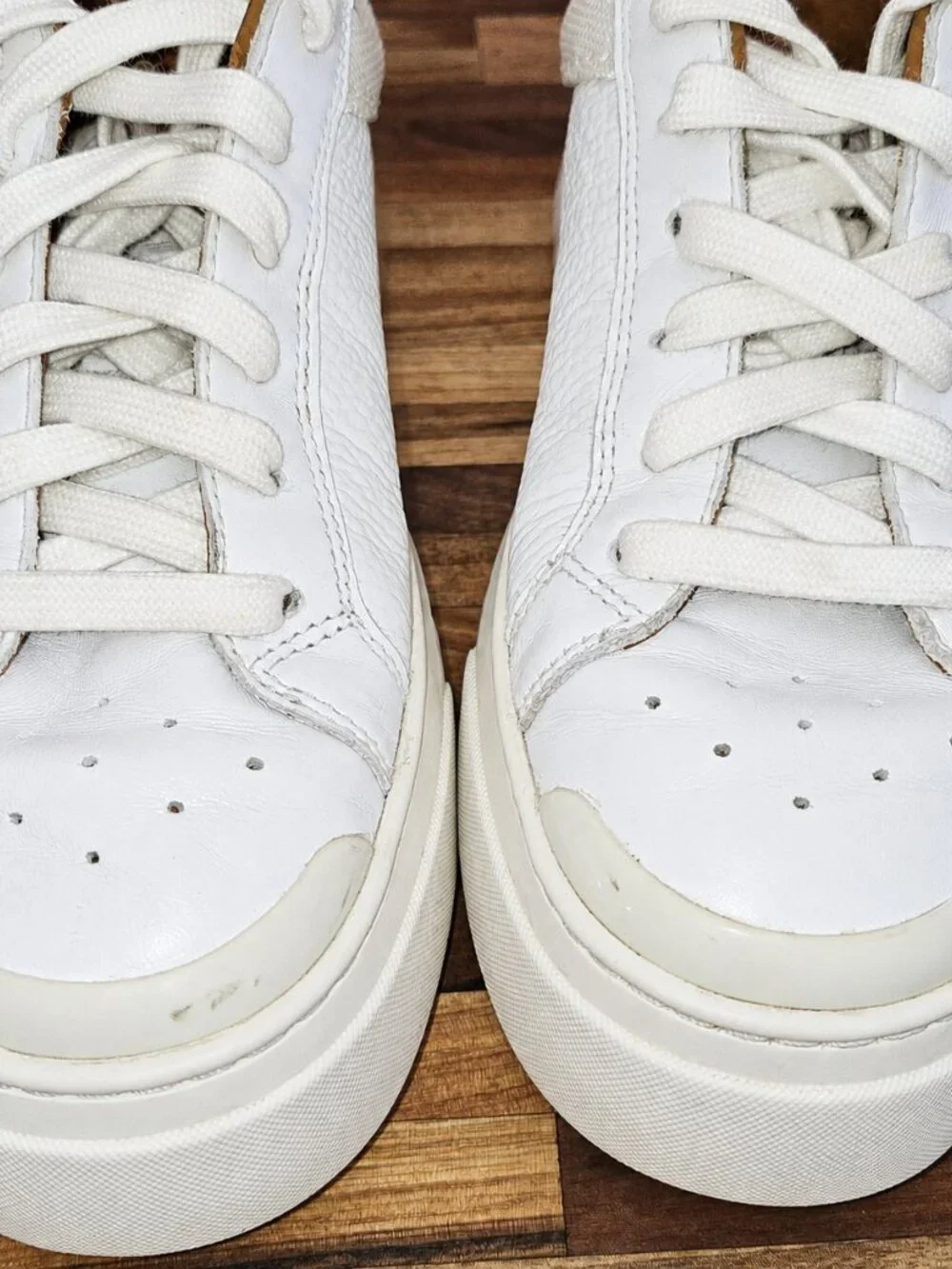 Tory Burch Women's all White Ladybug Sneakers 7.5